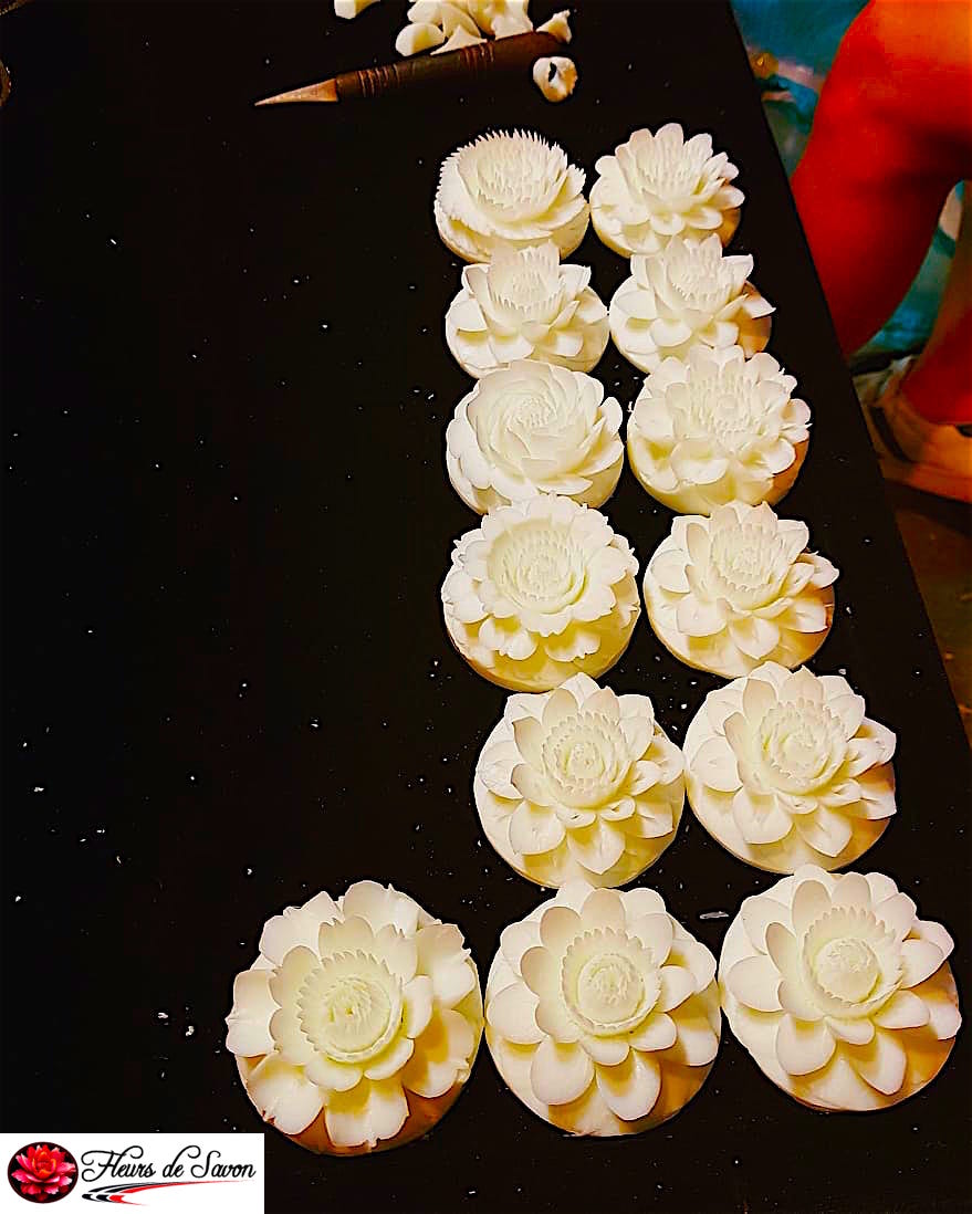 fleur savon sculptée